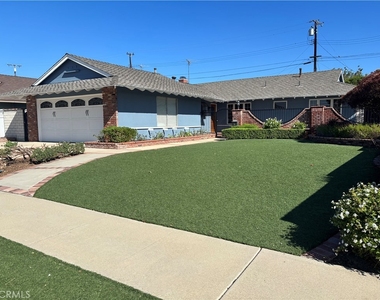 943 Gehrig Avenue - Photo Thumbnail 1