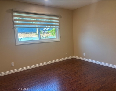 943 Gehrig Avenue - Photo Thumbnail 18