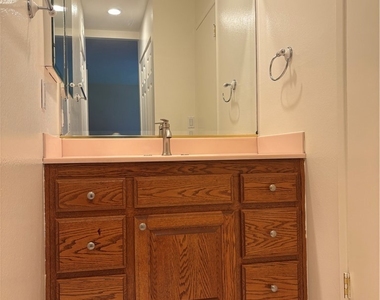 943 Gehrig Avenue - Photo Thumbnail 19