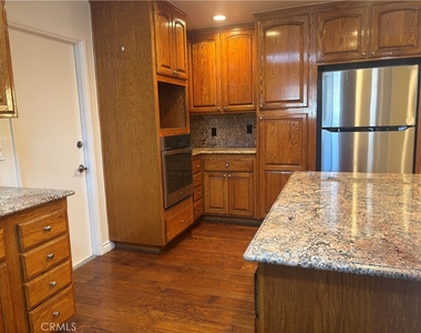 943 Gehrig Avenue - Photo Thumbnail 10