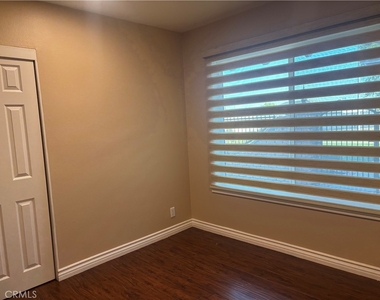 943 Gehrig Avenue - Photo Thumbnail 27