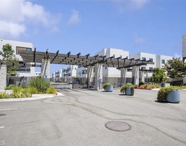 2143 Marine Walk - Photo Thumbnail 14