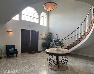 2020 S Western Avenue - Photo Thumbnail 2