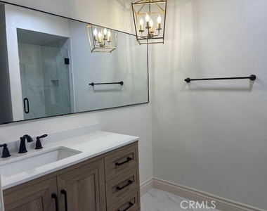 2020 S Western Avenue - Photo Thumbnail 9