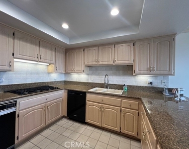 2020 S Western Avenue - Photo Thumbnail 8