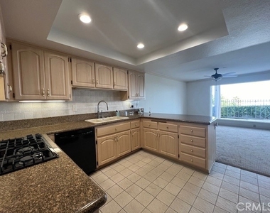 2020 S Western Avenue - Photo Thumbnail 7