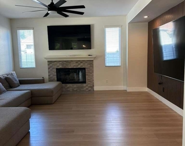 30194 Loretta Avenue - Photo Thumbnail 2