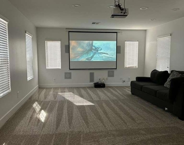 30194 Loretta Avenue - Photo Thumbnail 6