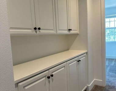 30194 Loretta Avenue - Photo Thumbnail 4