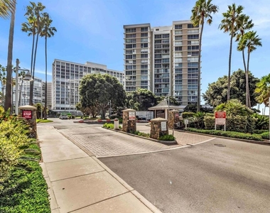 1720 Avenida Del Mundo - Photo Thumbnail 20