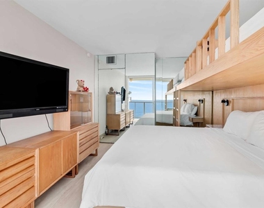 1720 Avenida Del Mundo - Photo Thumbnail 14