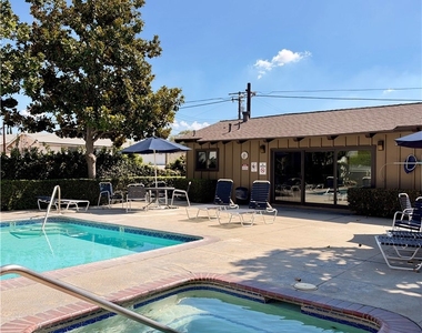 436 Fairview - Photo Thumbnail 6