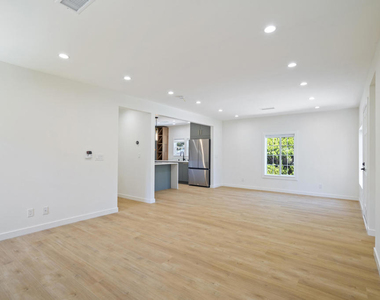83 S Greenwood Avenue - Photo Thumbnail 8