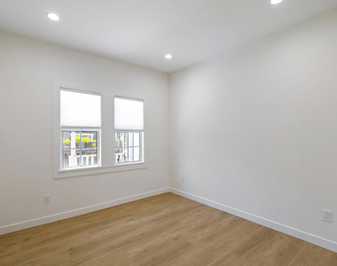 83 S Greenwood Avenue - Photo Thumbnail 16
