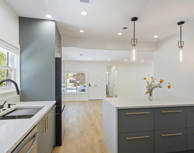 83 S Greenwood Avenue - Photo Thumbnail 26