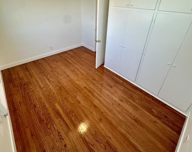 3604 Crestmont Avenue - Photo Thumbnail 7