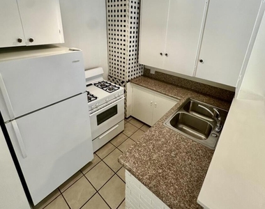 3604 Crestmont Avenue - Photo Thumbnail 4