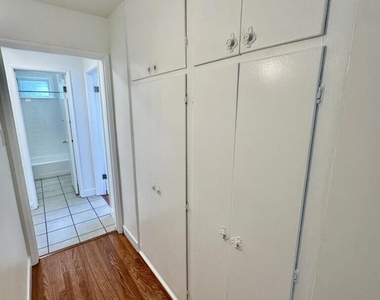 3604 Crestmont Avenue - Photo Thumbnail 8