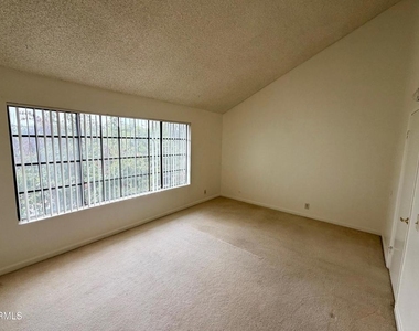 335 Wallis Street - Photo Thumbnail 16