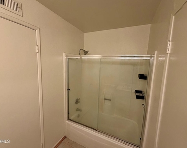 335 Wallis Street - Photo Thumbnail 14