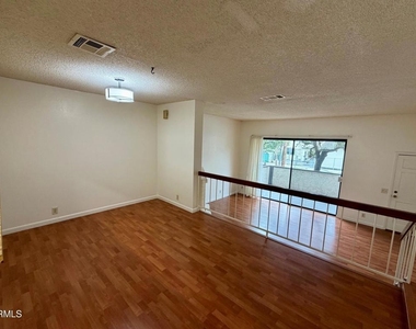 335 Wallis Street - Photo Thumbnail 7