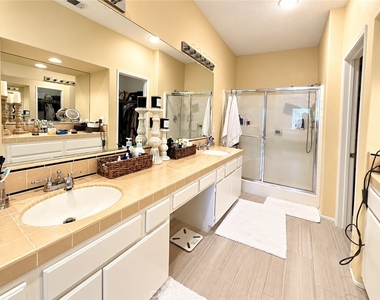 137 Islington - Photo Thumbnail 10