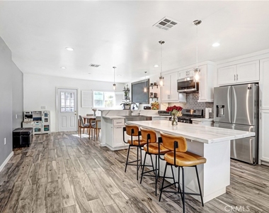 128 E Penn - Photo Thumbnail 4
