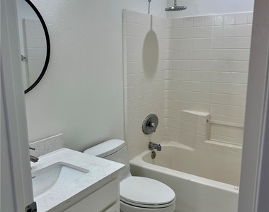 28745 La Triana - Photo Thumbnail 10