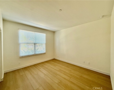 112 Crescent Moon - Photo Thumbnail 9