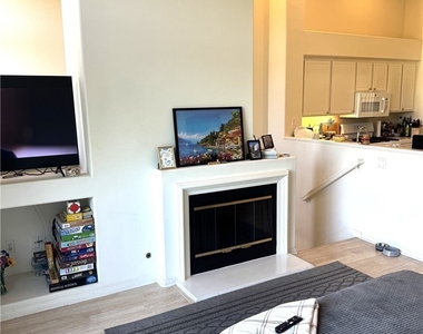 3006 Ladrillo Aisle - Photo Thumbnail 3