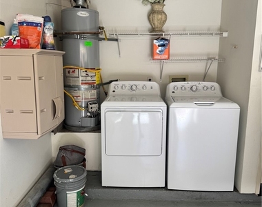 3006 Ladrillo Aisle - Photo Thumbnail 19