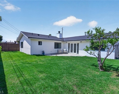 19352 Brookhurst - Photo Thumbnail 22