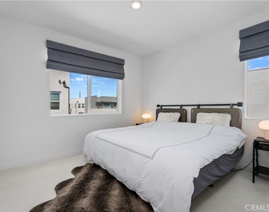 651 S Lyon Street - Photo Thumbnail 20