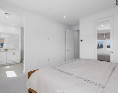 651 S Lyon Street - Photo Thumbnail 23