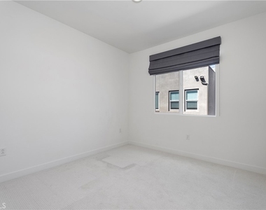 651 S Lyon Street - Photo Thumbnail 19
