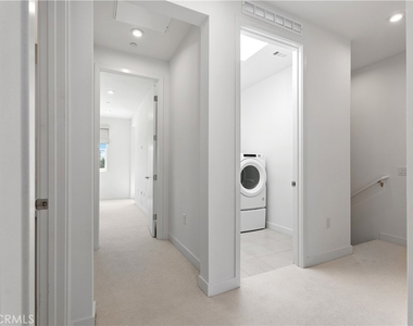 651 S Lyon Street - Photo Thumbnail 17