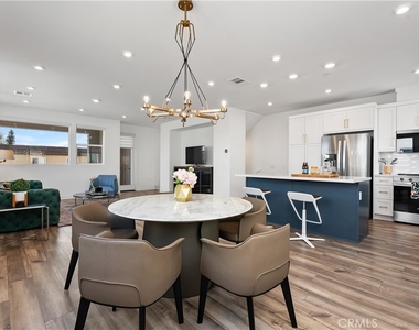 651 S Lyon Street - Photo Thumbnail 12