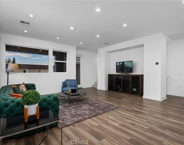 651 S Lyon Street - Photo Thumbnail 11