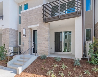 2653 Everly Dr - Photo Thumbnail 3