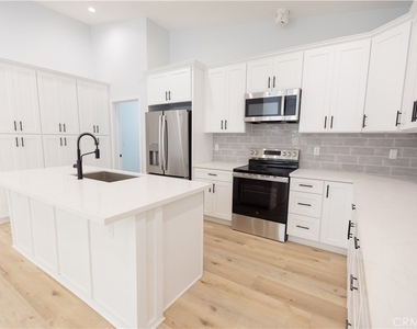 7242 Valley View - Photo Thumbnail 4
