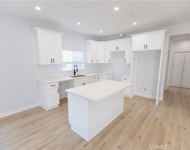 7242 Valley View - Photo Thumbnail 5