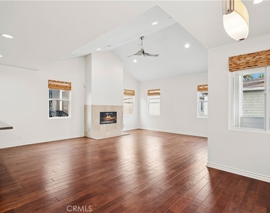 314 1/2 Larkspur Avenue - Photo Thumbnail 3