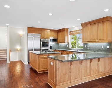 314 1/2 Larkspur Avenue - Photo Thumbnail 10
