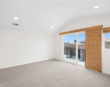 314 1/2 Larkspur Avenue - Photo Thumbnail 14