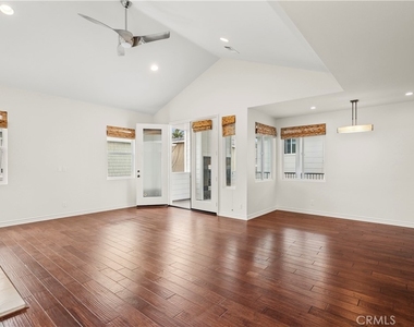 314 1/2 Larkspur Avenue - Photo Thumbnail 4