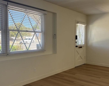 4817 Allied Rd - Photo Thumbnail 8