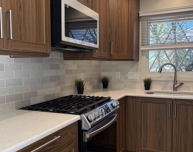 4817 Allied Rd - Photo Thumbnail 2