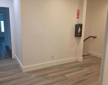 761 Lighthouse Avenue - Photo Thumbnail 4