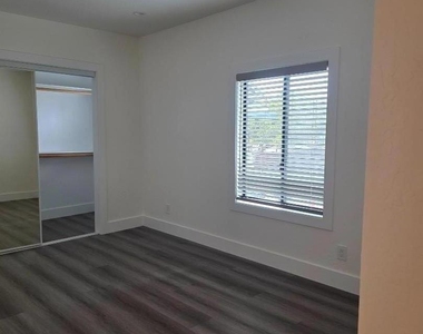 761 Lighthouse Avenue - Photo Thumbnail 11