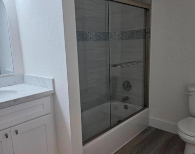 761 Lighthouse Avenue - Photo Thumbnail 9